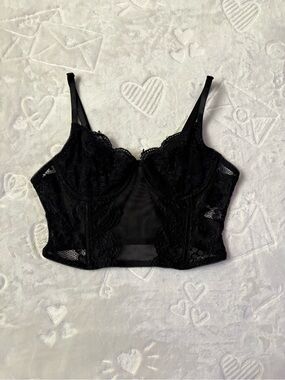 ROMWE Black lace bralette corset like crop top 🖤